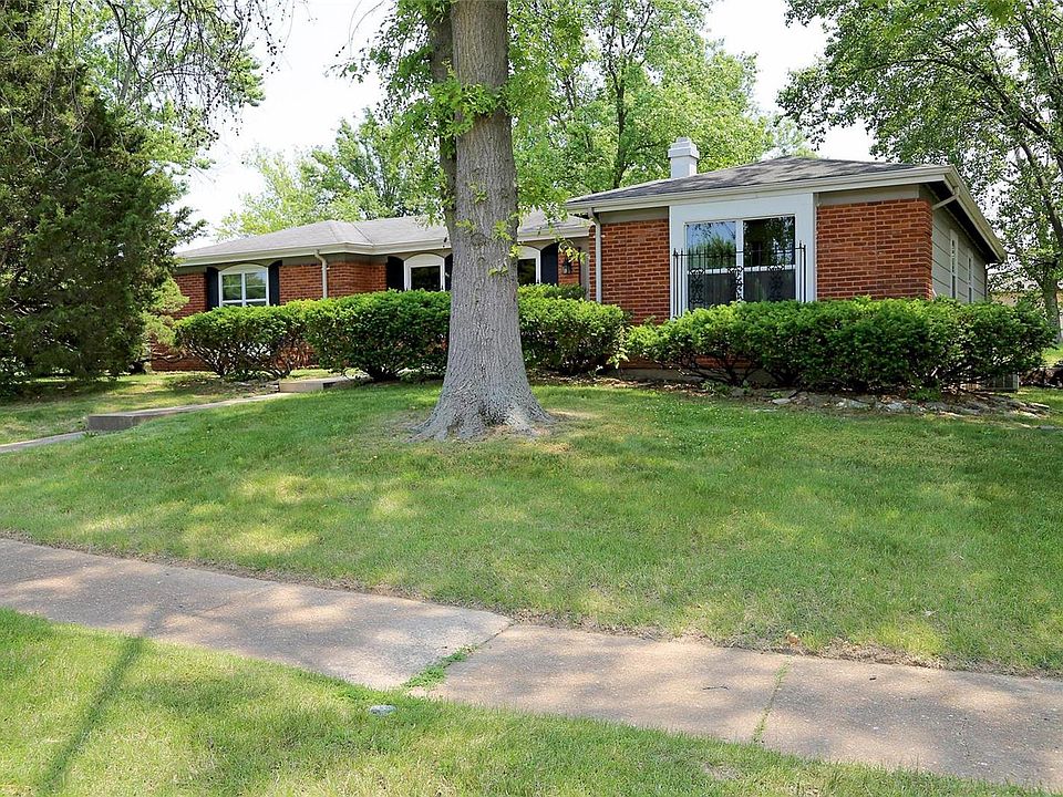 12 Cantabrian Ct ROOM 143, Florissant, MO 63033 MLS 23030053 Zillow