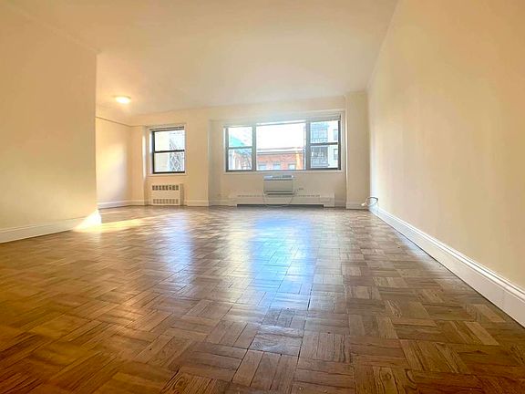 3rd image of 420 E 79th St APT 6D