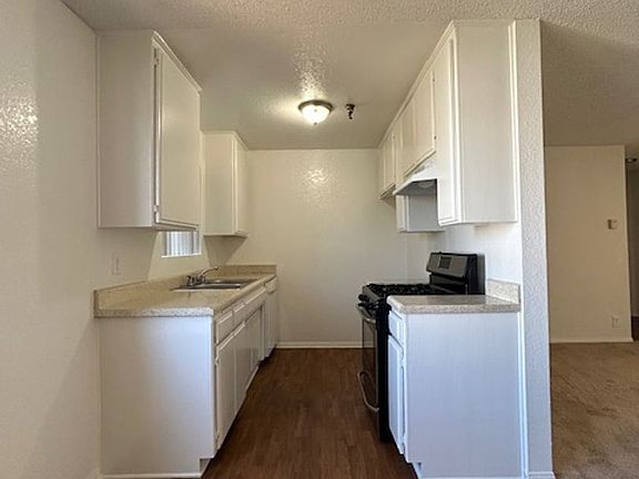 3rd image of 12935 Roselle Ave APT 2