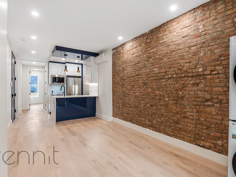 893 4th Ave #2F — Photo 2