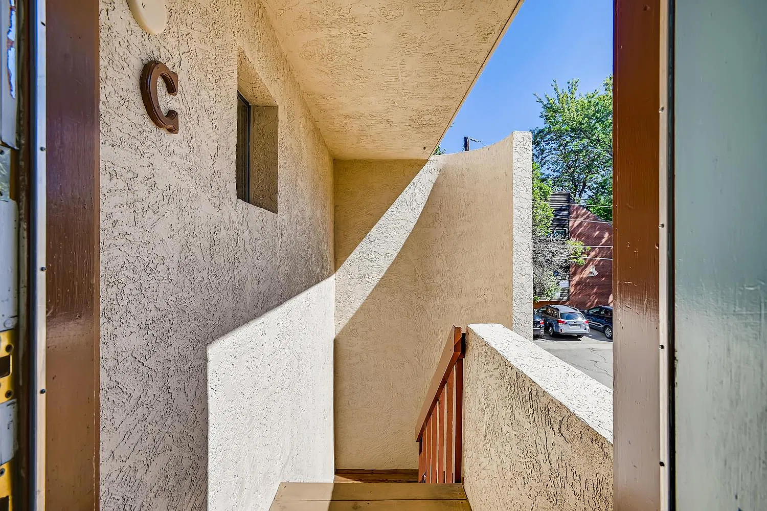 3 bed, 750 sqft, $4,050 — Photo 2