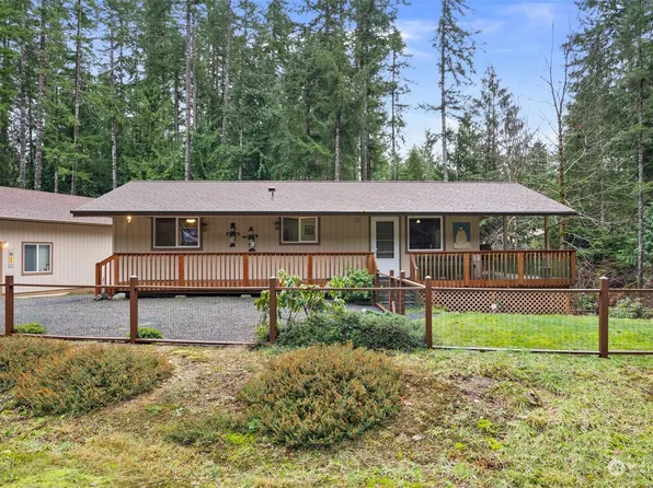 161 N Duckabush Loop, Hoodsport, WA 98548