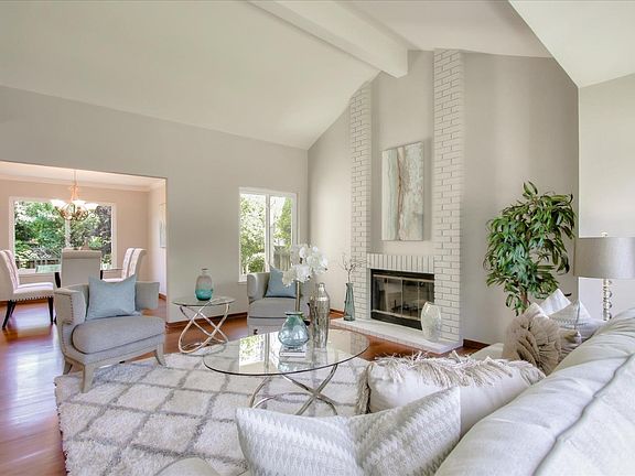 4th image of 705 Oak Park Dr