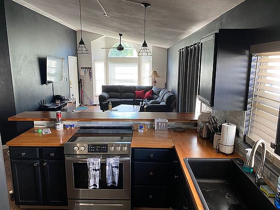 4th image of 1605 Winter Green Blvd