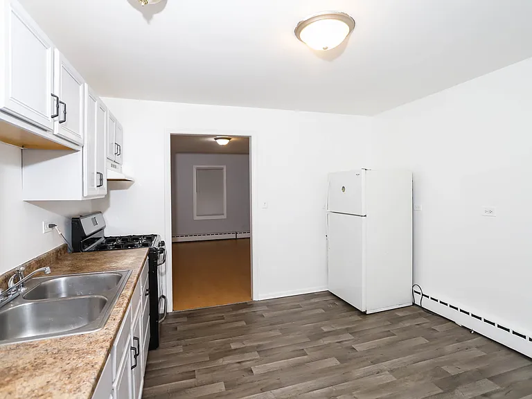 2700 Jackson Ave #2 — Photo 11