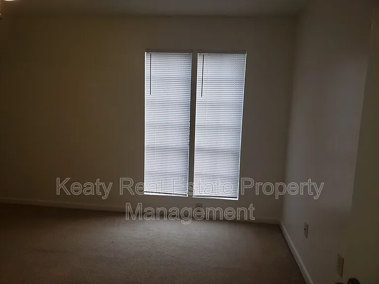 809-3 Fox Run Dr — Photo 19