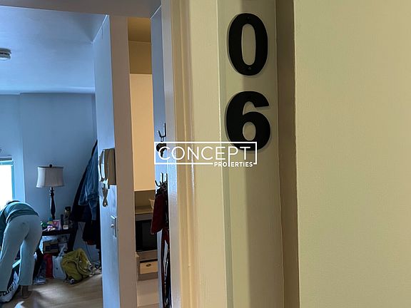 3rd image of 1659-1661 Washington St #506