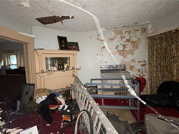 4th image of 1348 E 85th St
