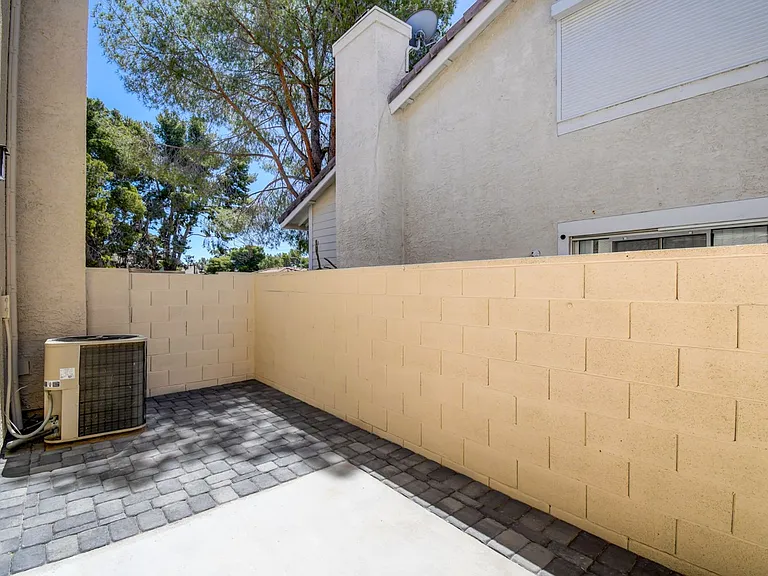 105 Gooseberry Ln — Photo 31