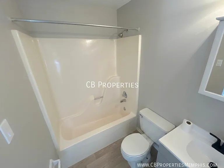 2219 Goldbrier Ln — Photo 10