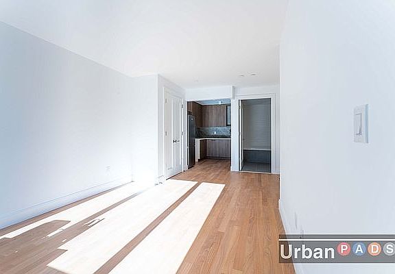 2nd image of 305 Kingsland Ave APT 1A