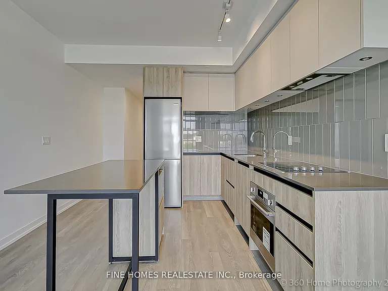 8 Beverley Glen Blvd #503 — Photo 6