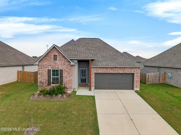 11402 Crystal Lake Dr, Gulfport, MS 39503