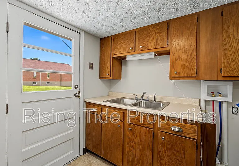 1607 Montgomery Ave — Photo 18