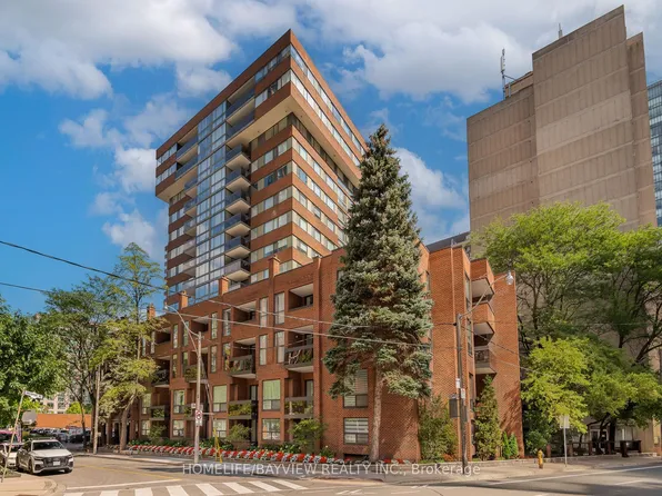 15 McMurrich St #108, Toronto, ON M5R 3M6