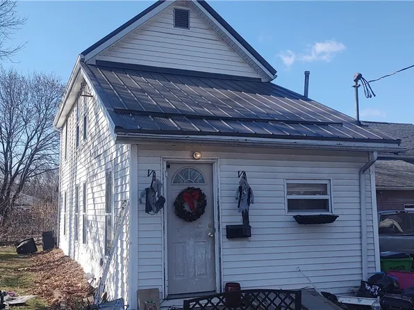 720 S 5th St, Coshocton, OH 43812