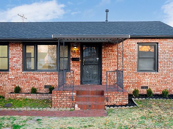 2nd image of 857 N Darlington Ave