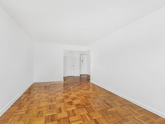3rd image of 1480 Thieriot Ave APT 1D