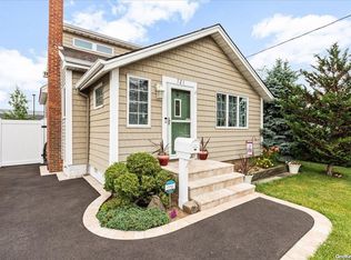 721 Grand Terrace Ave, Baldwin, NY 11510