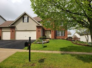 538 E Thornwood Dr, South Elgin, IL 60177