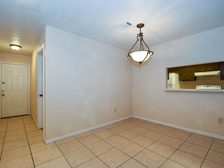 1507 Barcelona Way — Photo 12
