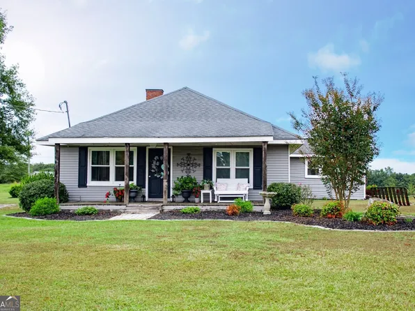 561 Hilltop Rd, Roopville, GA 30170