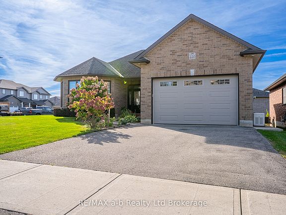 3rd image of 220 Poldon Dr