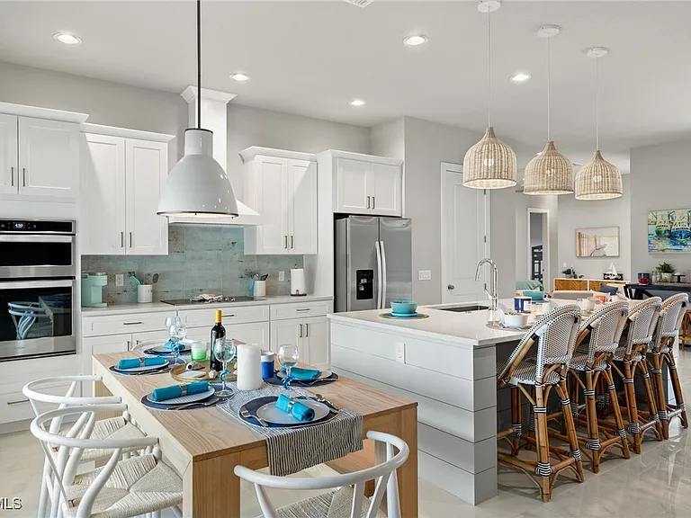5240 Tower Dr — Photo 16