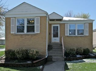 9319 Monroe Ave, Brookfield, IL 60513