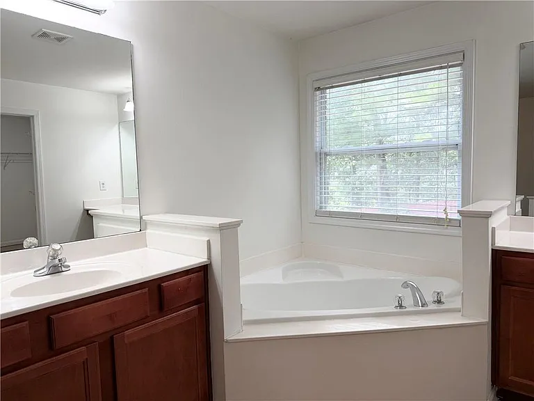 4306 Suwanee Brook Ct — Photo 45