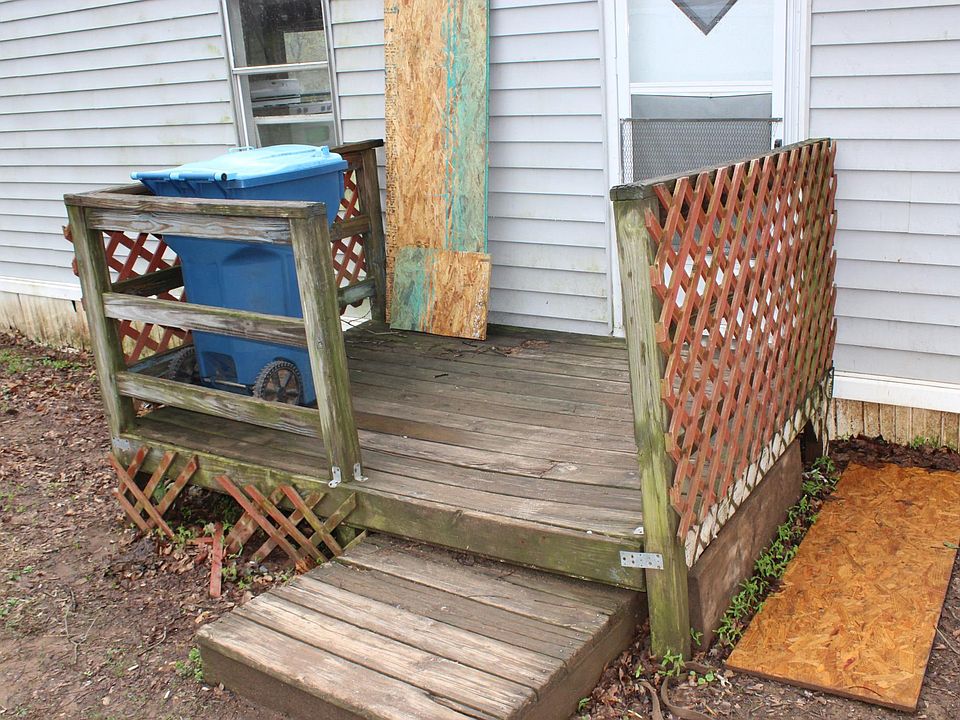 2nd image of 1198 1st Ave