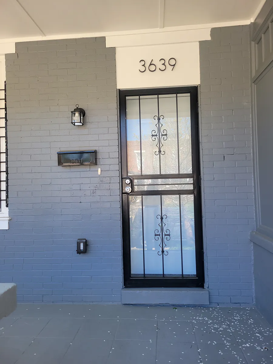 Building Photo - 3639 Roberts Pl