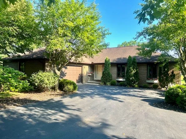 1209 Cedar Ln, Marshall, IL 62441