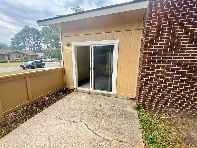 1009 Louisburg Pl — Photo 28