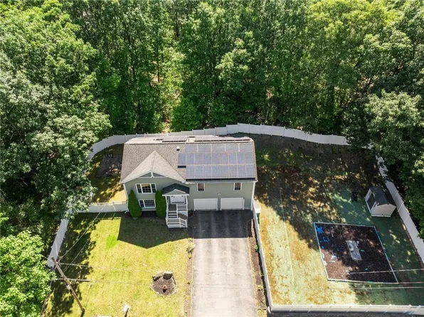 22 Columbia Ave, Fitchburg, MA 01420