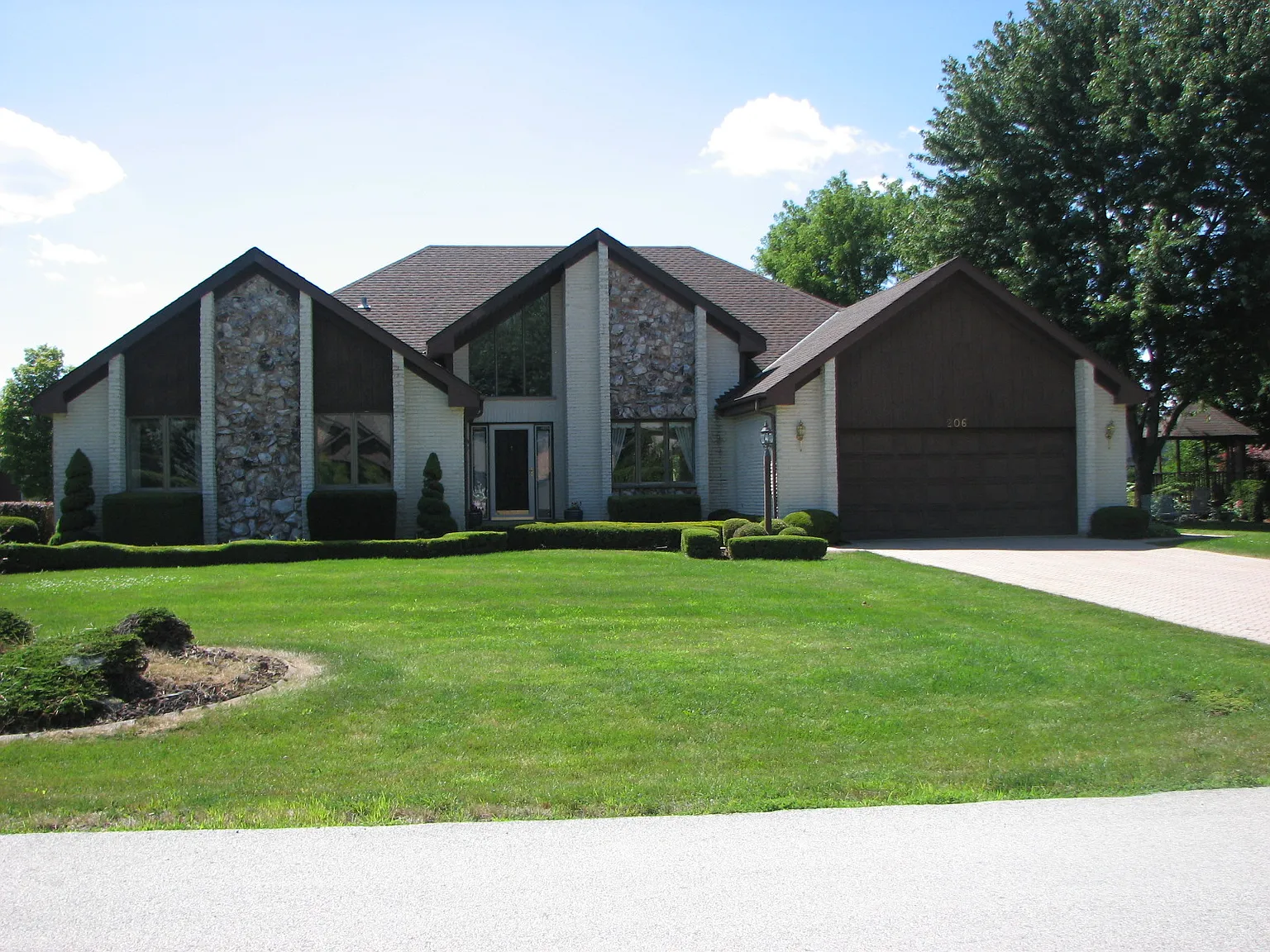 206 Brian Ln photo 1