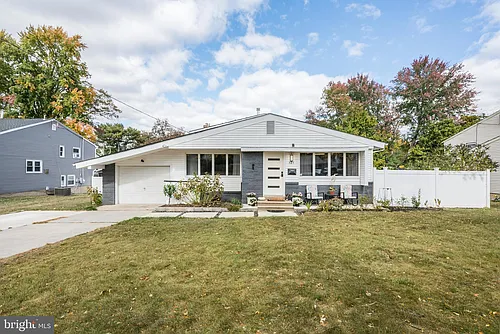 325 Juniper Dr Photo 1