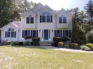 19 Timberlane Rd, Plaistow, NH 03865