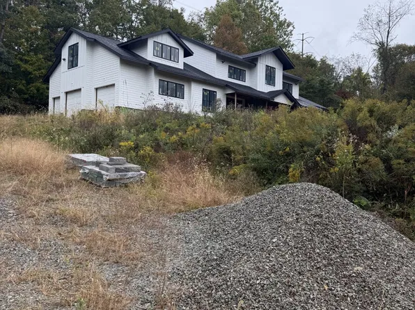 301 Baldwin Rd, Carnegie, PA 15106