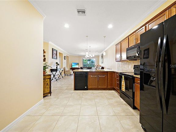5th image of 13533 Piero St