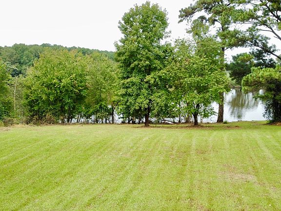 4th image of 103 Lakeshore Court