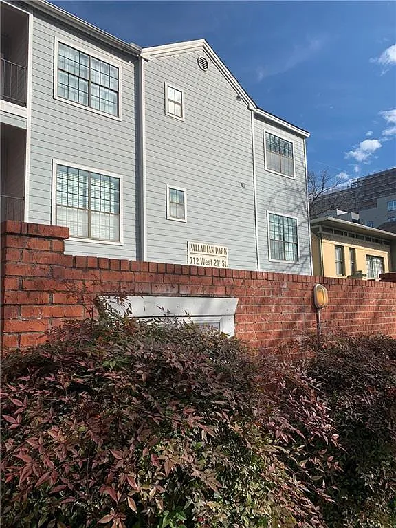 2 bed, 2.0 bath, 802 sqft, $1,750 — Photo 2