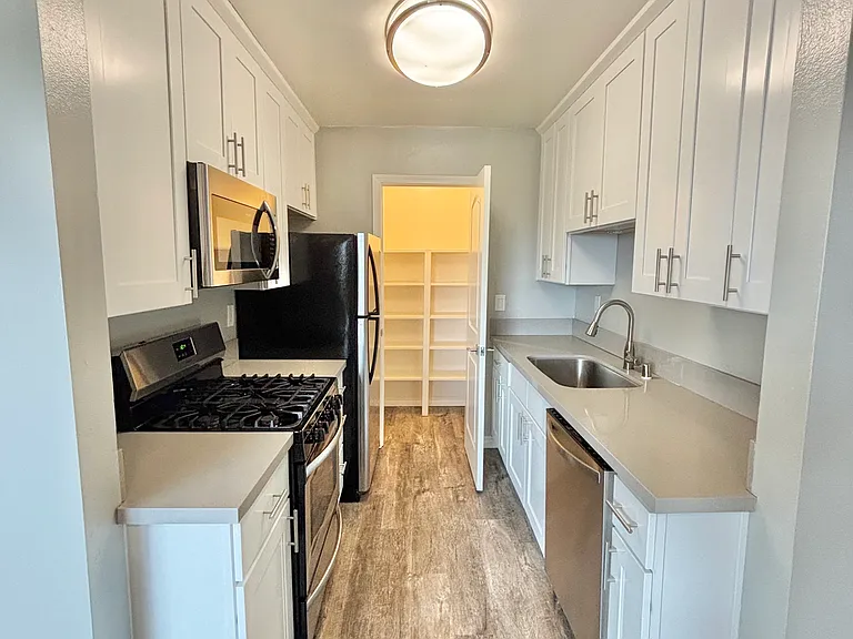 1818 N Alvarado St #6 — Photo 6