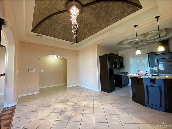 4th image of 606 S Mina De Oro St