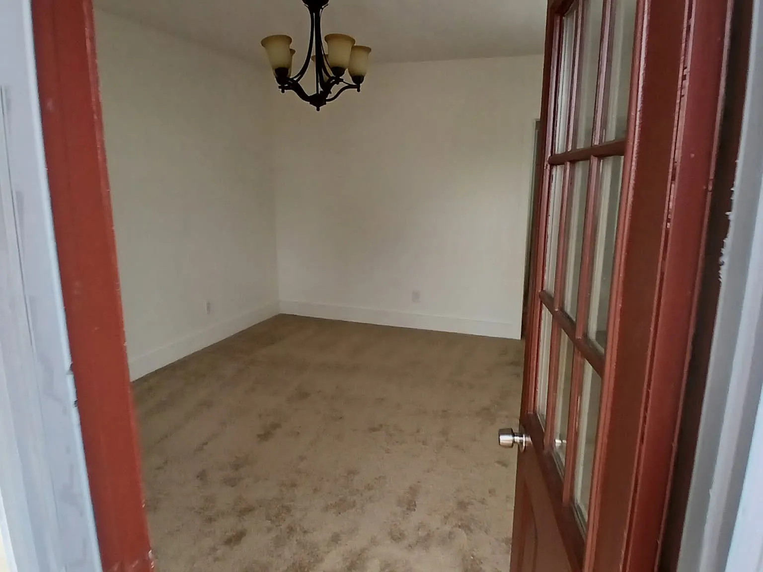 3 bed, 2620 sqft, $1,000 — Photo 2
