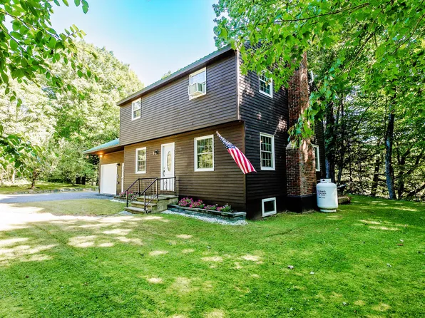 592 South Strong Road, Strong, ME 04983