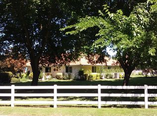 583 Darneille Ln, Grants Pass, OR 97527