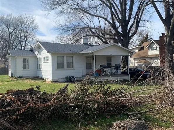 110 S Hardy Ave, Independence, MO 64053