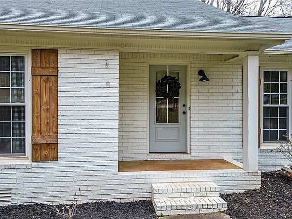 4th image of 325 Brookstone Drive