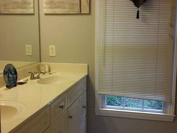 4th image of 2412 Dellwood Dr